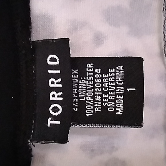 Torrid, babydoll top, sz 1, black & leopard print - Picture 2 of 3